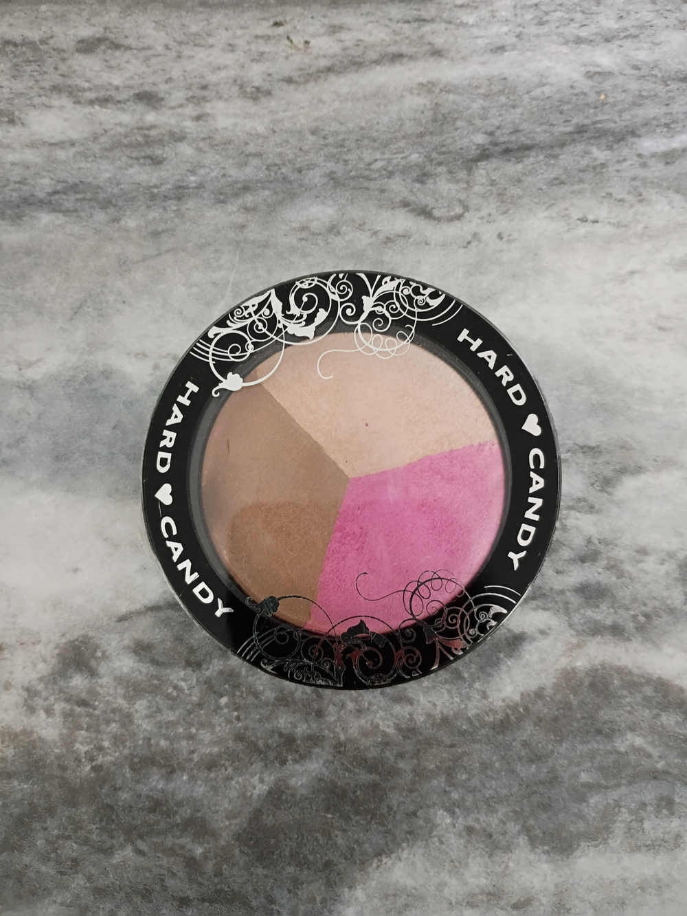 Hard Candy Contouring Face Trio 838 3 Strikes - Black Compact